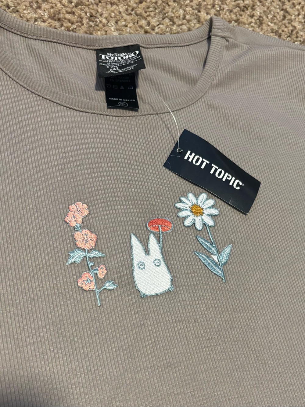 Studio Ghibli My Neighbor Totoro
Ribbed T-Shirt - Picture 5 of 5